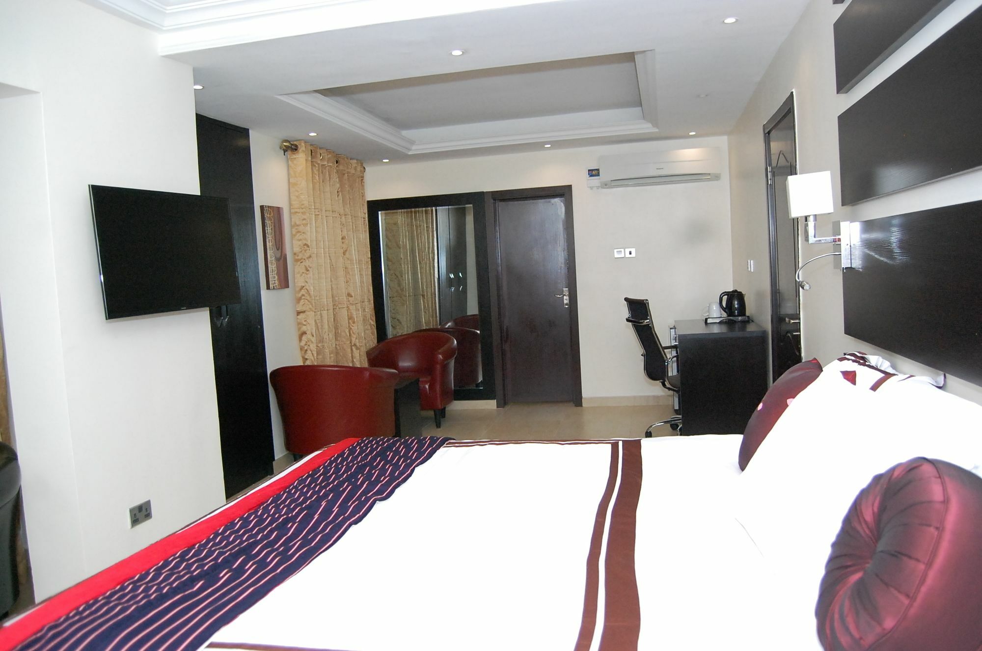 The Montrose Hotel Лекки Экстерьер фото